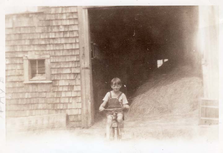 Farm_Barn-Hay-1946